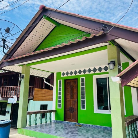 Lamsai AC Sea House Green House in Krabi Changwat