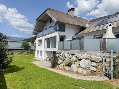 Sunnyside Mountain Chalet House in Carinthia, Austria
