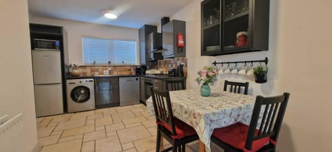 Refurbed Modern & Stylish 3BD - Garden Pets OK House in Dublin