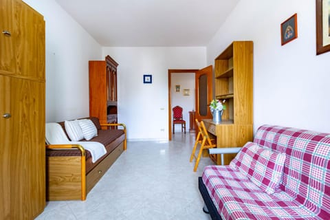 Living room, Photo of the whole room, Bedroom