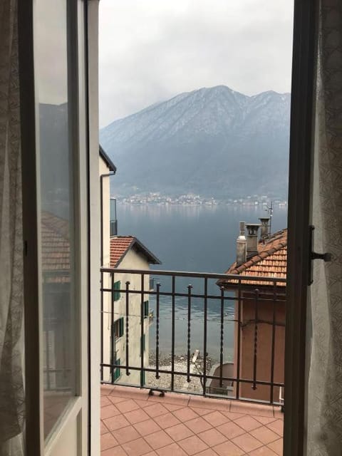 Balcony/Terrace, Lake view