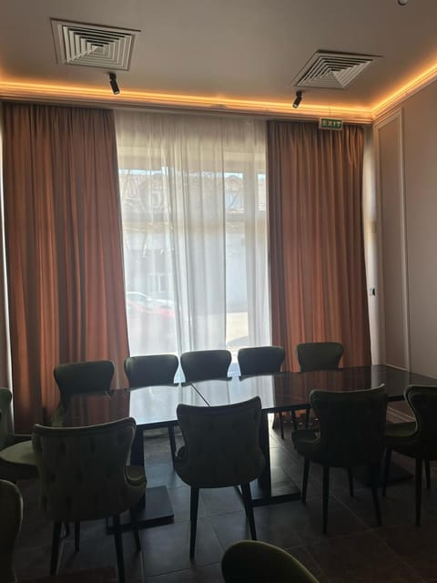 Meeting/conference room, air conditioner