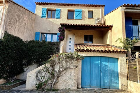 Spacious House with Large Terrace & Traditional Barbecue House in Bormes-les-Mimosas