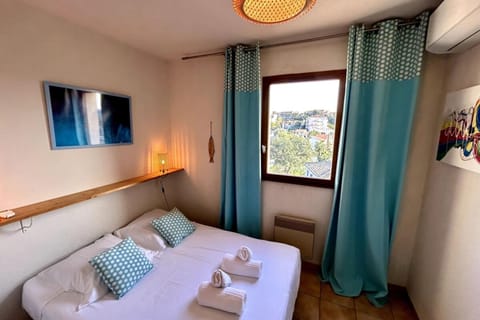 Spacious House with Large Terrace & Traditional Barbecue House in Bormes-les-Mimosas