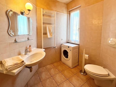 Cozy Haven Apartment Apartment in Sirmione