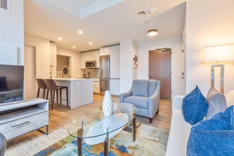 Kitchen or kitchenette, Living room