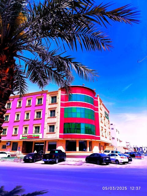Property building, Day, Neighbourhood, City view, Street view, Location, Parking