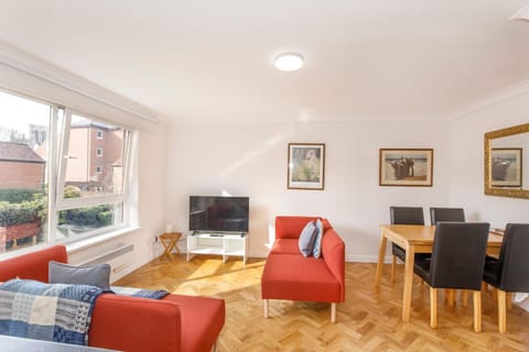 TV and multimedia, Living room, Dining area