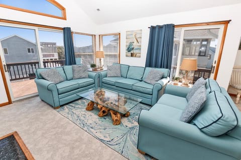 Oceanside, Close to Beach, Hot Tub- OS5H, Long Beach Day House in Corolla