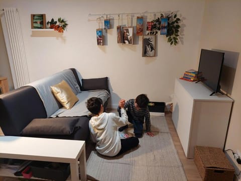TV and multimedia, Seating area, Evening entertainment