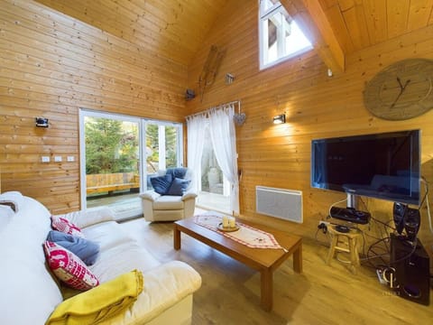 Communal lounge/ TV room, TV and multimedia, Living room