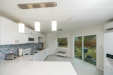 Hailey's Roundhouse - New & Unique Home w/ Water Access! House in Chincoteague Island