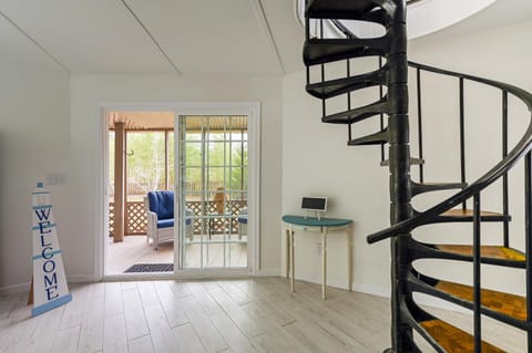 Hailey's Roundhouse - New & Unique Home w/ Water Access! House in Chincoteague Island