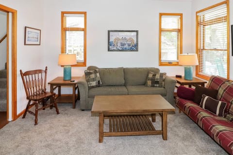 Herbie's Hideaway - Water views & Screened porch! House in Chincoteague Island