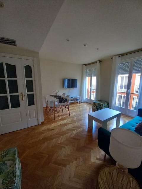 Communal lounge/ TV room, Living room, Seating area, Dining area
