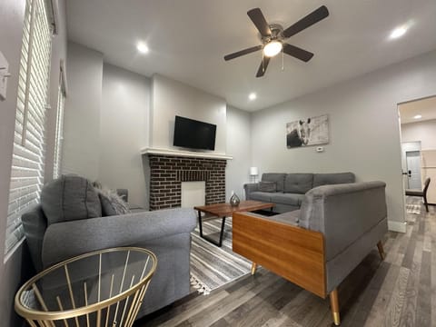 Cityscape 2BR Near Downtown Apartment in Ohio