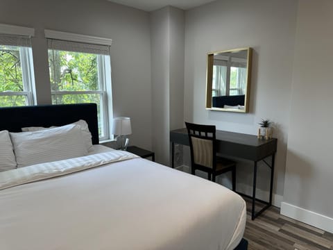 Cityscape 2BR Near Downtown Apartment in Ohio