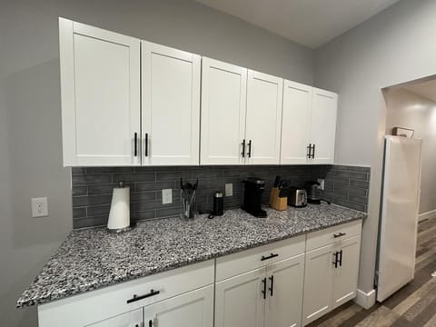 Cityscape 2BR Near Downtown Apartment in Ohio