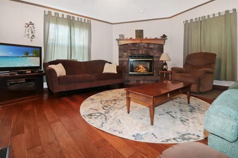 Island Thyme - Hot tub & carnival location! House in Chincoteague Island