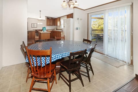 Island Thyme - Hot tub & carnival location! House in Chincoteague Island