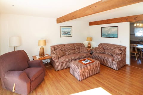 Joint Venture - Pet friendly & water views! House in Chincoteague Island