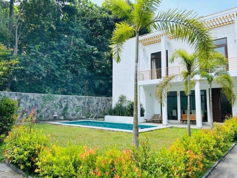Property building, Garden, Garden view