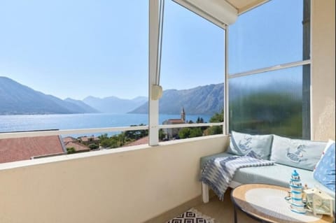 Apartment Prosperus with Sea View Apartment in Dobrota