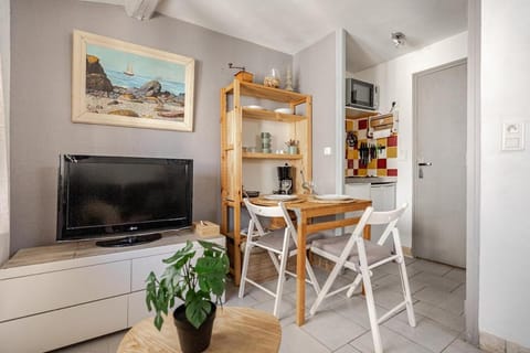 Communal lounge/ TV room, TV and multimedia, Kitchen or kitchenette, Dining area