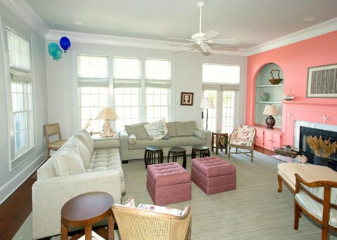 June's Retreat - Waterfront; Boat dock! House in Chincoteague Island