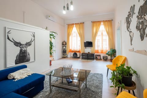 TV and multimedia, Living room, Photo of the whole room, air conditioner