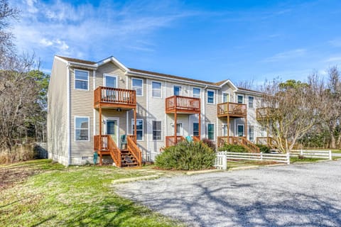 Lighthouse Estates 8 - Water views & shared pool! House in Chincoteague Island