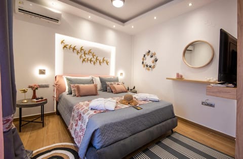 Bed, TV and multimedia, Photo of the whole room, Bedroom, air conditioner, air conditioner