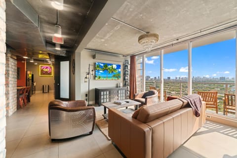 Communal lounge/ TV room, TV and multimedia, View (from property/room), Living room, Seating area, Evening entertainment