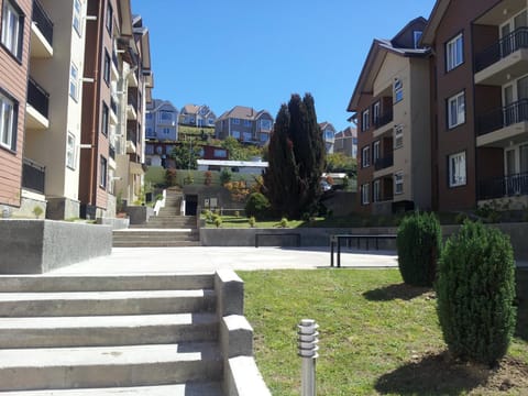 Property building, Facade/entrance, Day, Summer, Garden, Lobby or reception