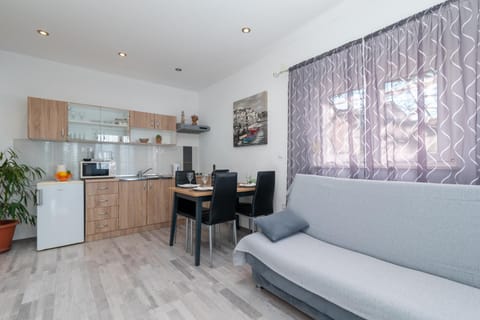 Sara apartmant Trogir-Dragulin Apartment in Trogir