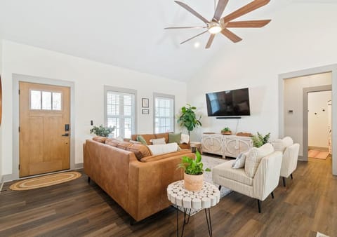 Shady Cove Retreat With Peaceful Views Firepit with Marina and Lake Access Nearby House in Tennessee