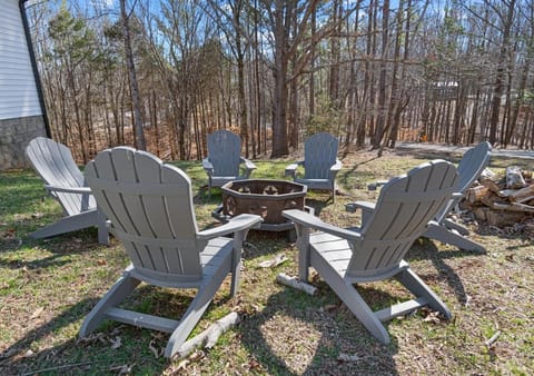 Shady Cove Retreat With Peaceful Views Firepit with Marina and Lake Access Nearby House in Tennessee