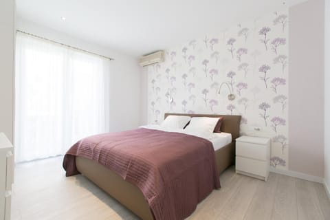 Decorative detail, Garden view, Sea view