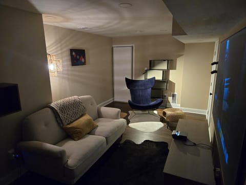 Communal lounge/ TV room, TV and multimedia, Living room, Photo of the whole room, Seating area, Evening entertainment