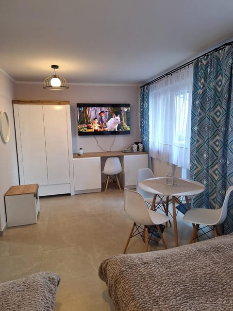 Bed, TV and multimedia, Photo of the whole room, Seating area