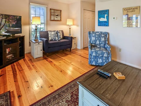 Marsh Point - Screened Porch & Shared Dock! House in Chincoteague Island