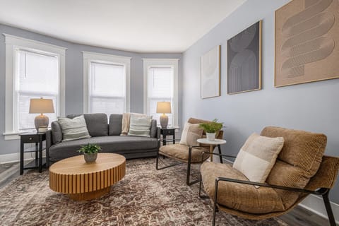 Completely Remodeled Walking Distance to Downtown Close to the Beach Downstairs Washer Dryer Apartment in Michigan City