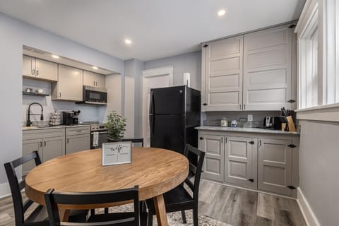 Completely Remodeled Walking Distance to Downtown Close to the Beach Downstairs Washer Dryer Apartment in Michigan City