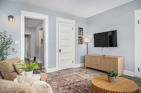 Completely Remodeled Walking Distance to Downtown Close to the Beach Downstairs Washer Dryer Apartment in Michigan City