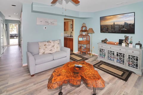 Misty's Thicket - Water access; Screened porches! House in Chincoteague Island