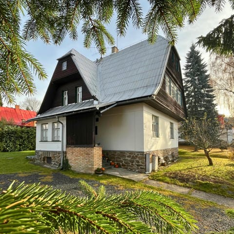 Property building, Day, Garden