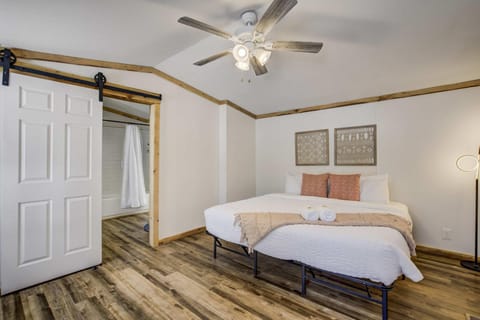 Gold Dust Cabin Family Escape with Scenic Views Cabin in Colorado