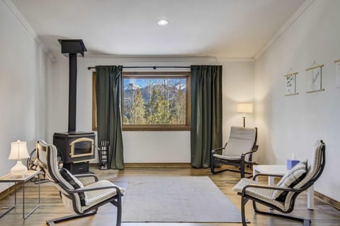 Rustic Outlaw Secluded Escape with Stunning Views Chalet in Colorado