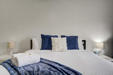 Rustic Outlaw Secluded Escape with Stunning Views Chalet in Colorado