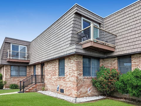 Morning Memories - Pet friendly, shared pool & dock! House in Chincoteague Island